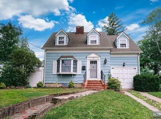 127 Grove St, Waldwick, NJ 07463