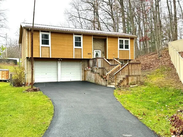 101 Azalea Cir, Beckley, WV 25801