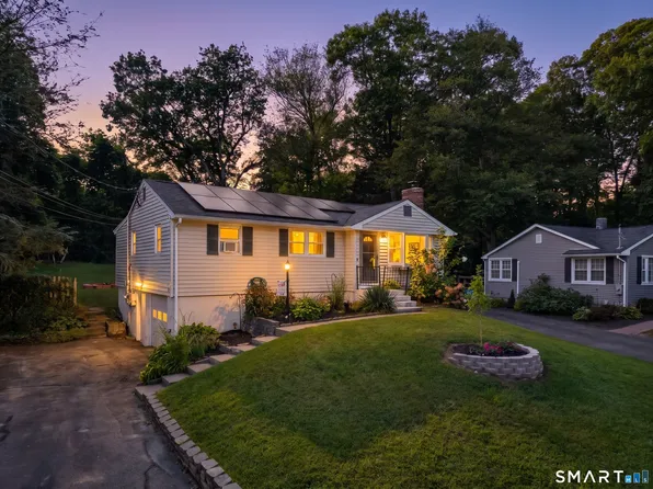 28 Martin Court, Montville, CT 06382