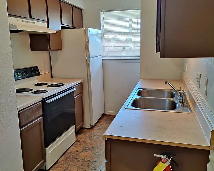 601 Harbour Ave #107 — Photo 1