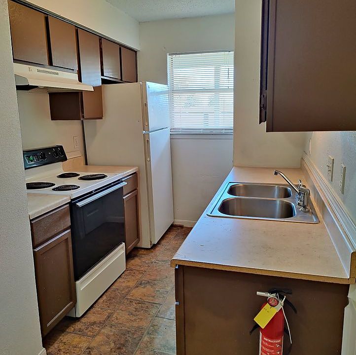 1st image of 601 Harbour Ave #107