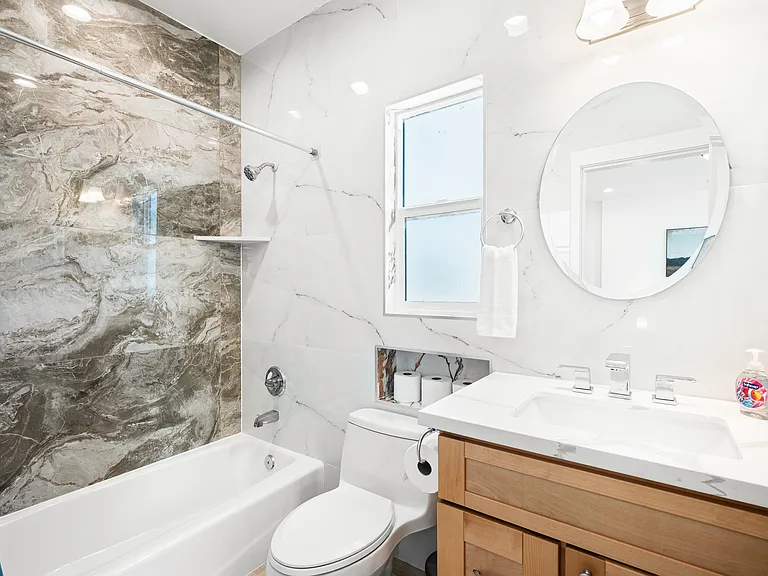 323 W Glendon Way — Photo 18