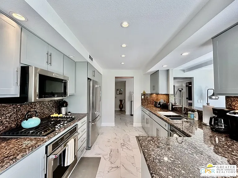 515 Desert Lakes Dr — Photo 9
