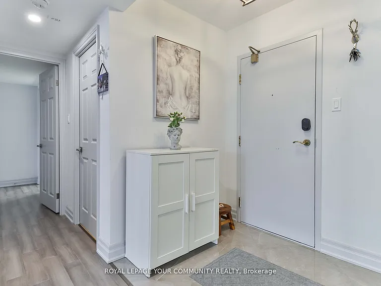 1240 Marlborough Ct #806 — Photo 7