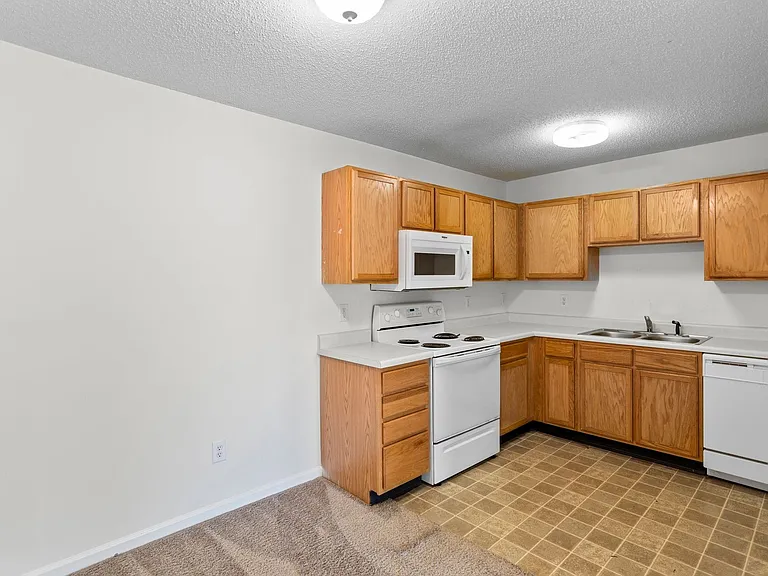 Greenhaven Trace Apartments — Photo 11