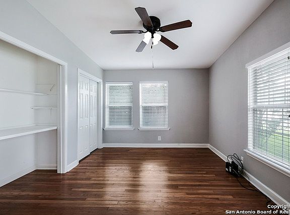 4th image of 135 Teakwood Ln