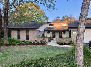 704 Stonewall Dr, Gulf Breeze, FL 32561