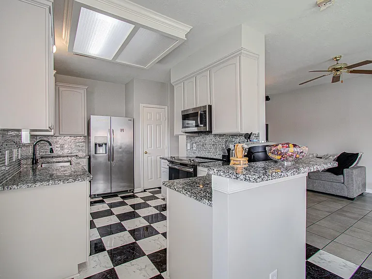 3043 W Hampton Dr — Photo 15