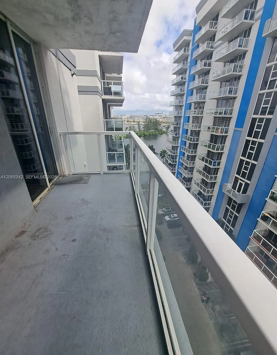 Blue Lagoon Condo — Photo 2