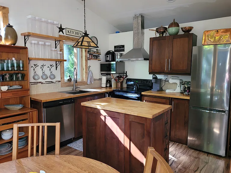 721 Claire Ln — Photo 10