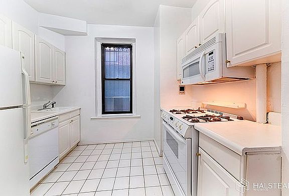 5th image of 61 E 95th St APT 3