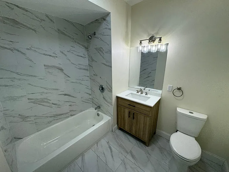 668 Communipaw — Photo 18