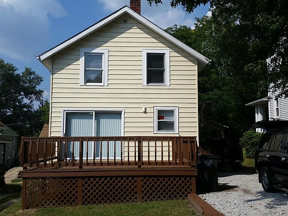 2nd image of 880 E Crosier St