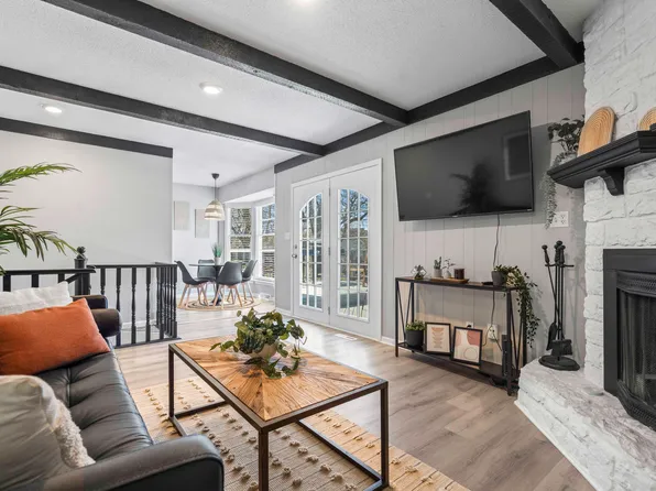 9412 Mullen Rd, Lenexa, KS 66215