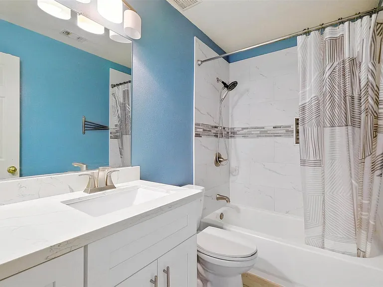 10222 Thornmont Ln — Photo 15