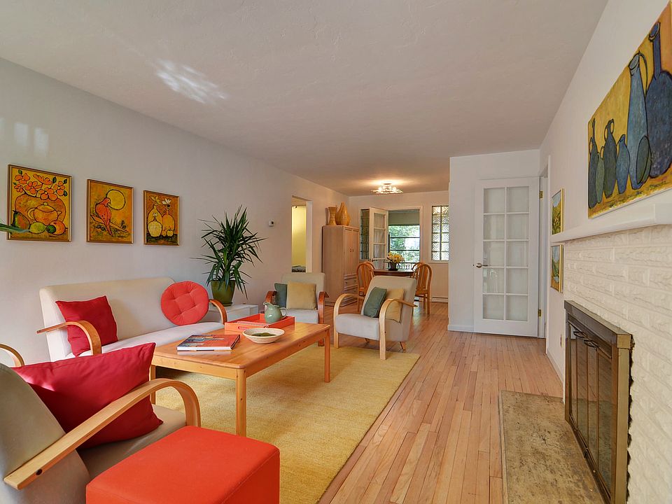 1st image of 541 Parkside Dr