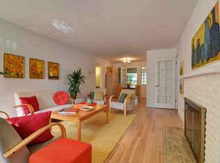 541 Parkside Dr, Bay Village, OH
