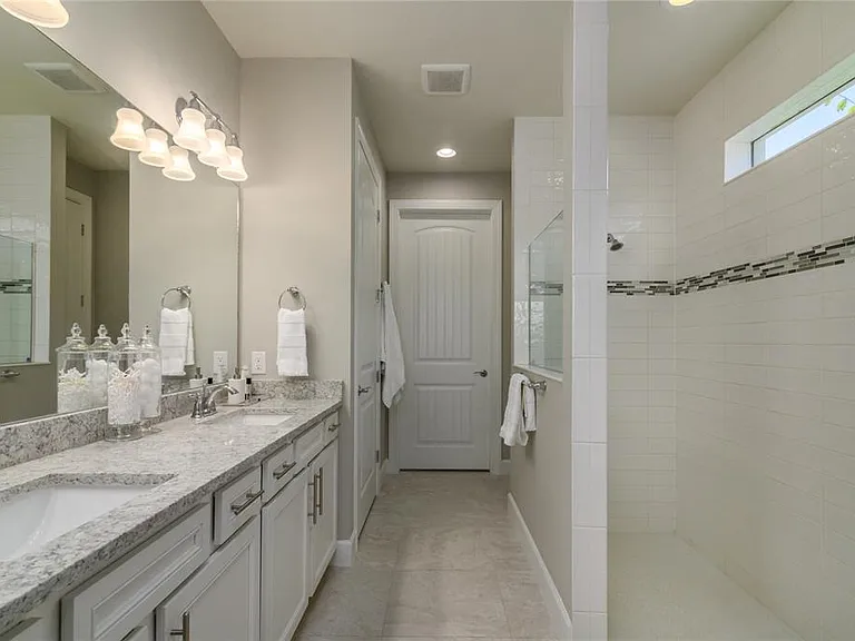 12203 Seabrook Ave — Photo 17