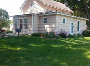 102 W P St, Weeping Water, NE 68463