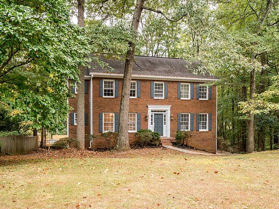 3rd image of 2394 Stockton Dr