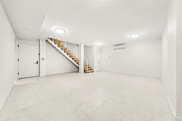 Building, photo 8