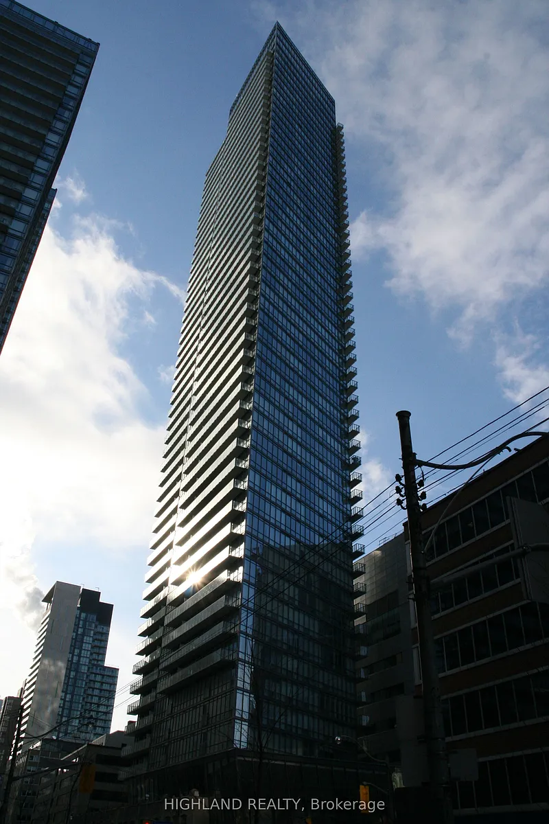 Building Photo - 832 Bay St #2510