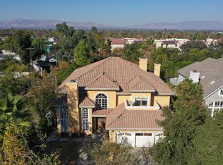 17451 Oak Creek Ct, Encino, CA 91316