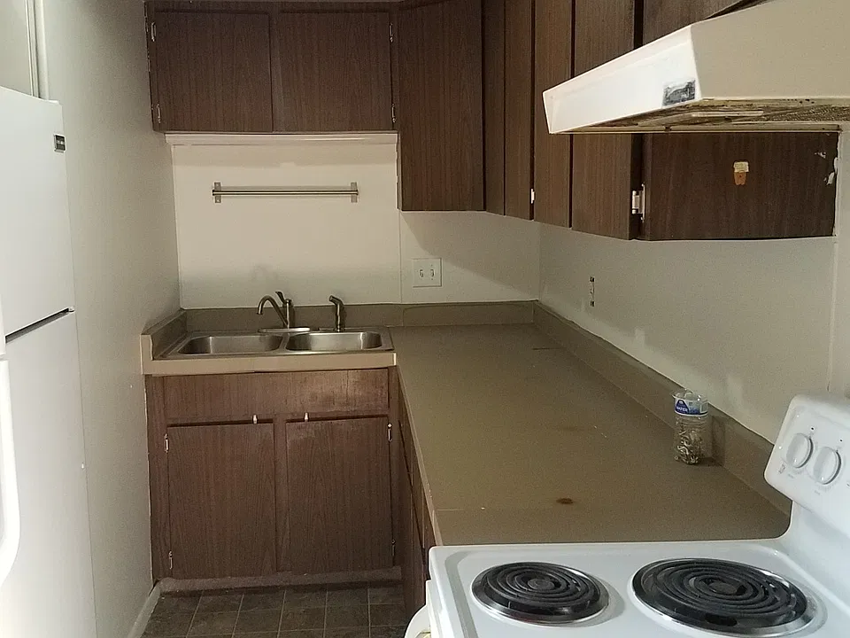 135 W 11th St #203