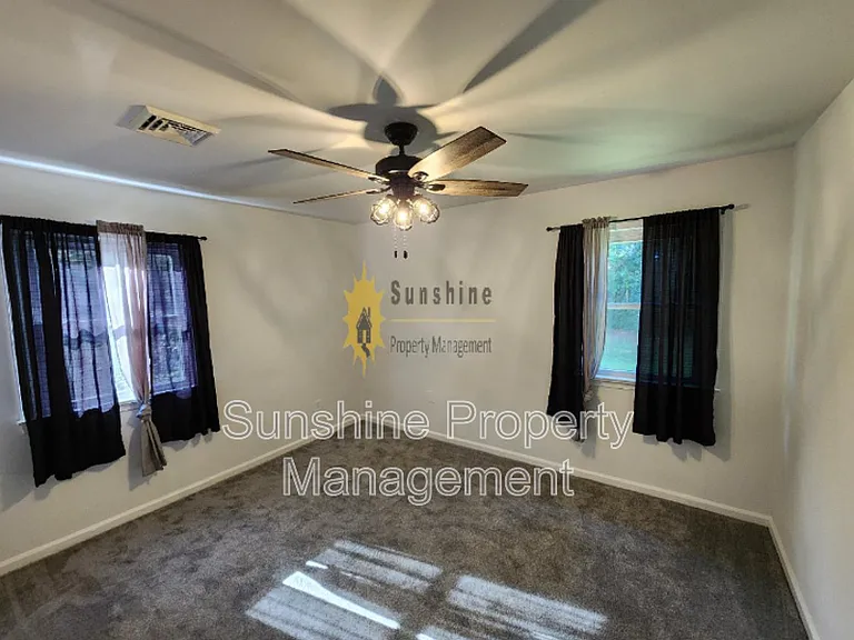 213 Picard Dr — Photo 3