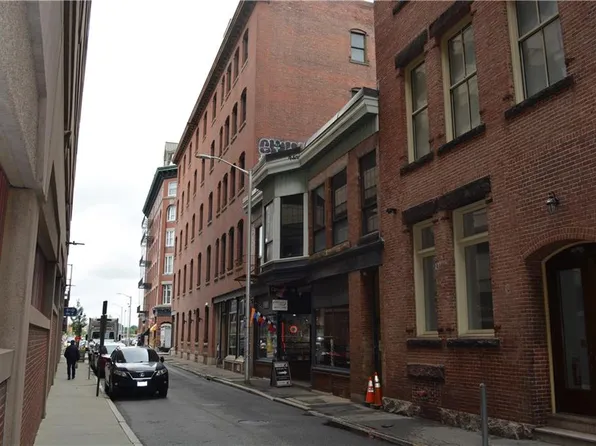 11-17 Peck St, Providence, RI 02903