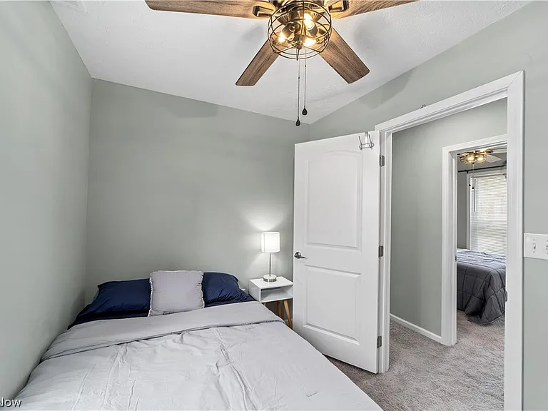 3251 Marvin Ave — Photo 23