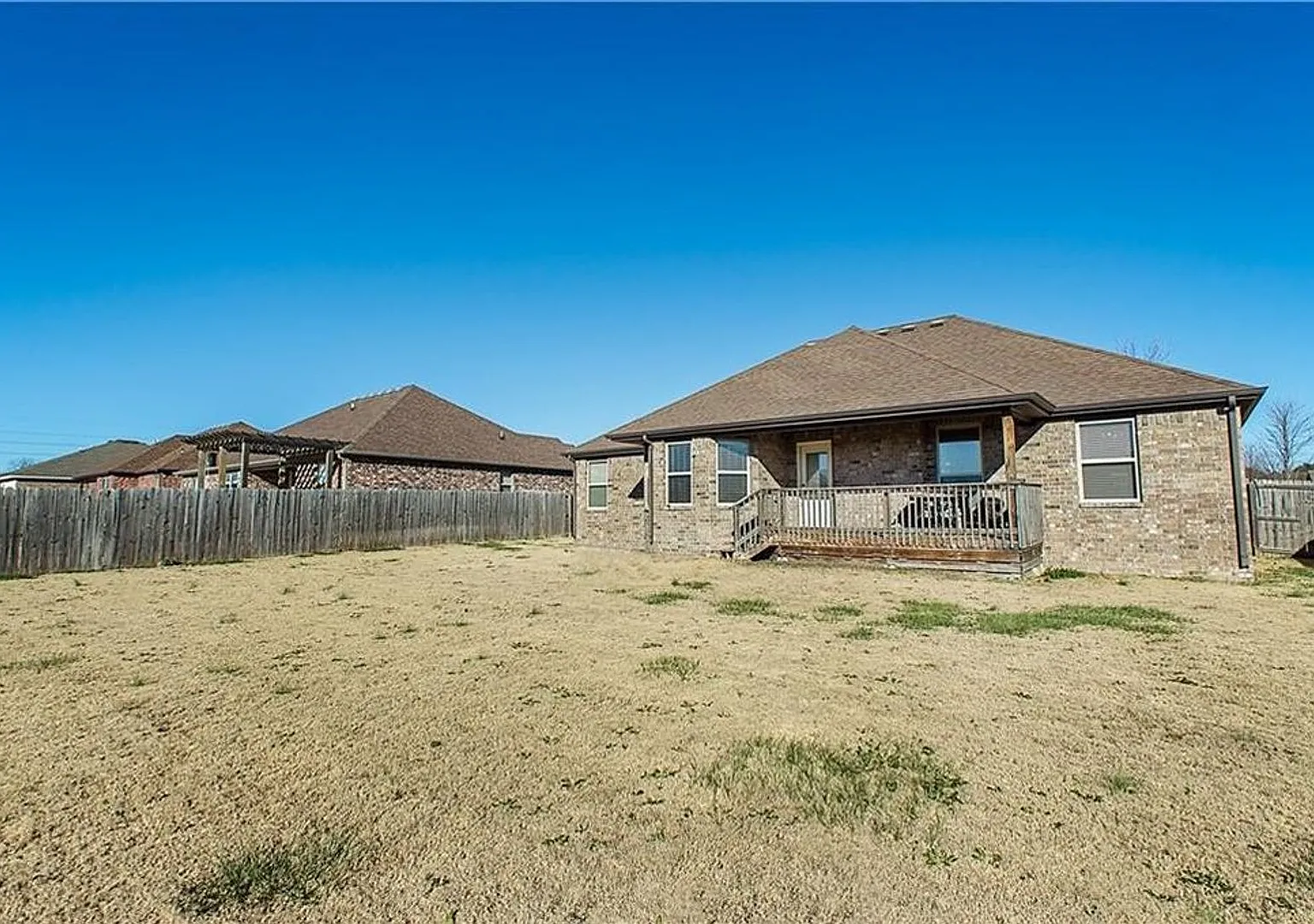 3 bedroom in sought after West side of Fayetteville — Photo 1