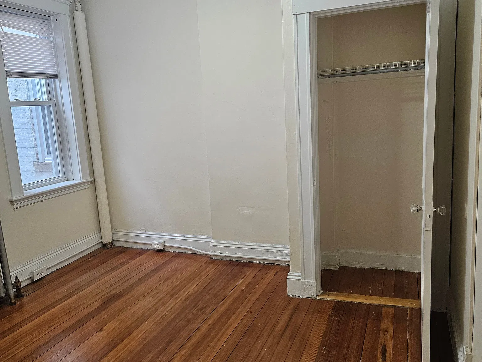 2 bed, 1.0 bath, $2,425 — Photo 3