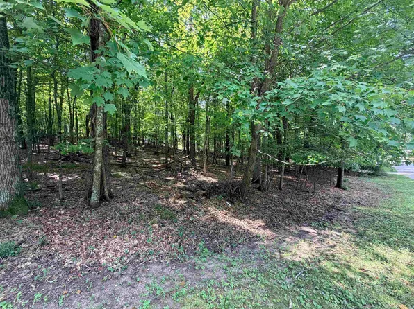 E769 Augusta Ln, Waupaca, WI 54981