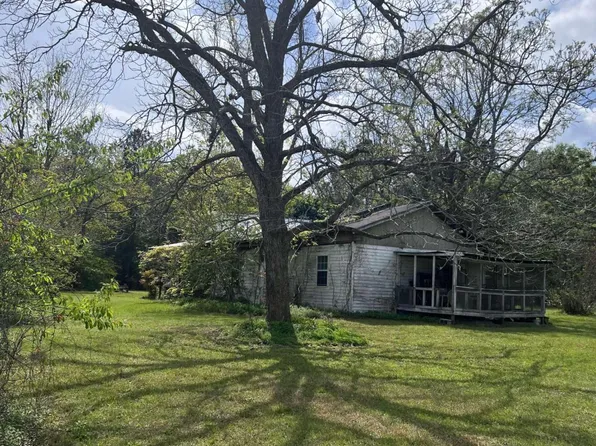 682/684 Bell Telephone Rd, Hazlehurst, GA 31539