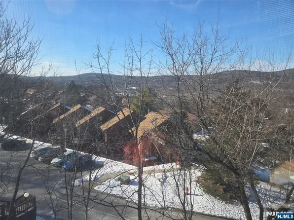 23 Wimbledon Dr Unit 10, Vernon, NJ 07462