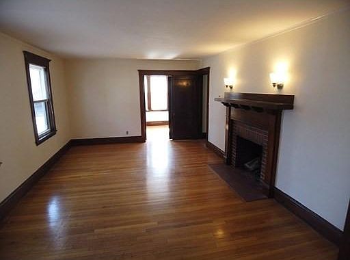 2nd image of 34 Waverley St #34