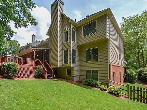 3rd image of 3018 Towneside Ln