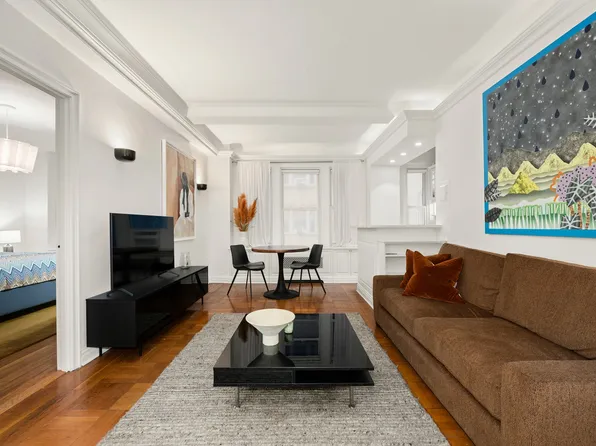 24 5th Avenue image 1 of 8