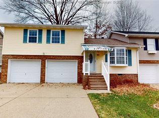 15 Cobblestone Ln, Huntington, WV 25705