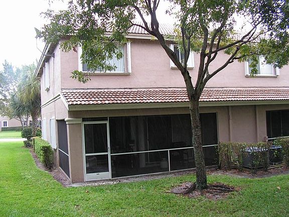2nd image of 4916 Pinemore Ln Unit 4916