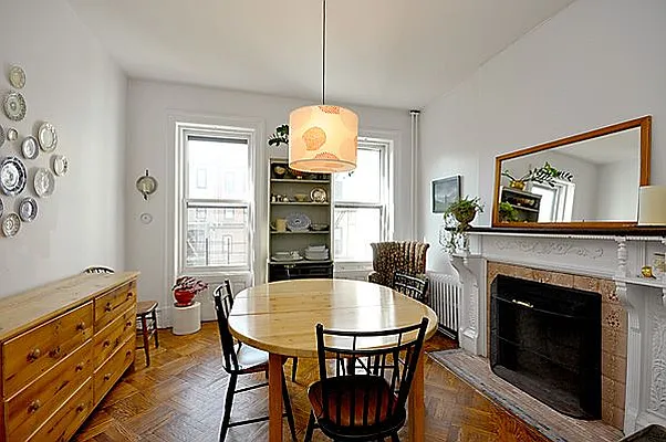 Sold by Realty Collective | media 3