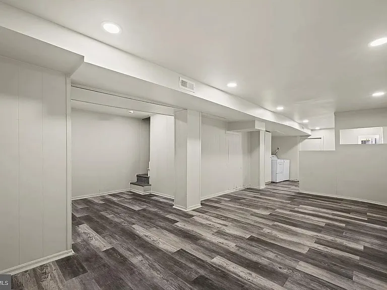 3030 Windsor Ave — Photo 10