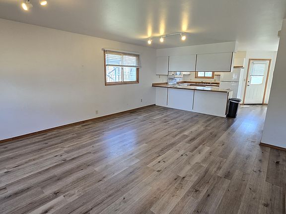 3rd image of 1802 W Lincoln St #17