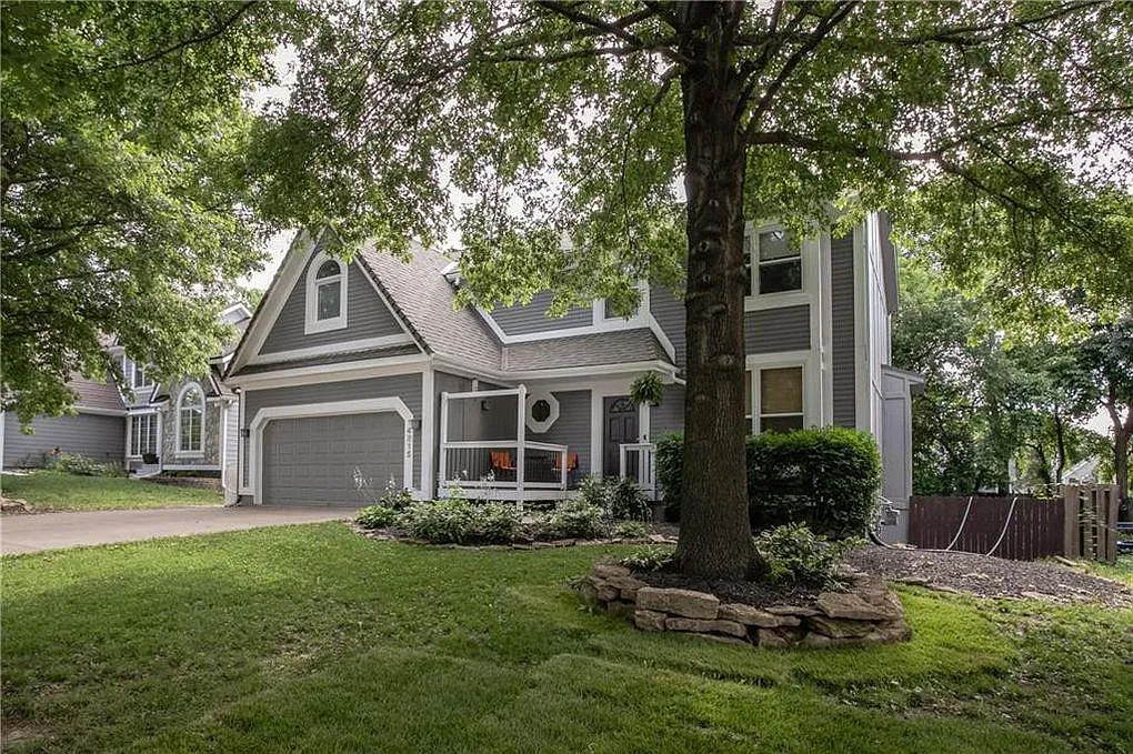 4 bed, 2777 sqft, $2,895 — Photo 2