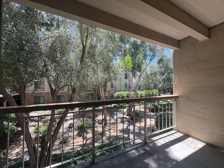 470 N Civic Dr #204 — Photo 15