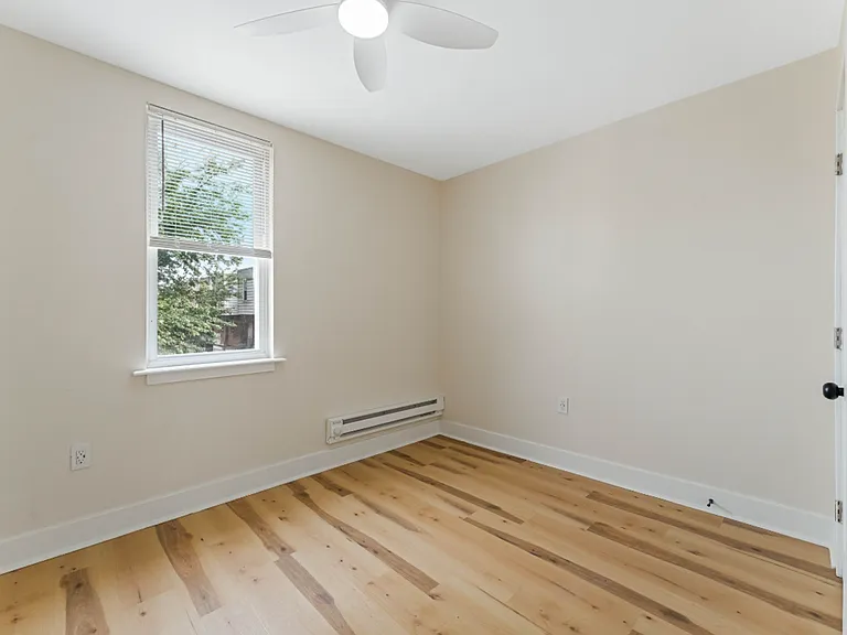 2066 Eastburn Ave — Photo 15