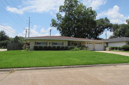 1st image of 4001 Redwood Dr