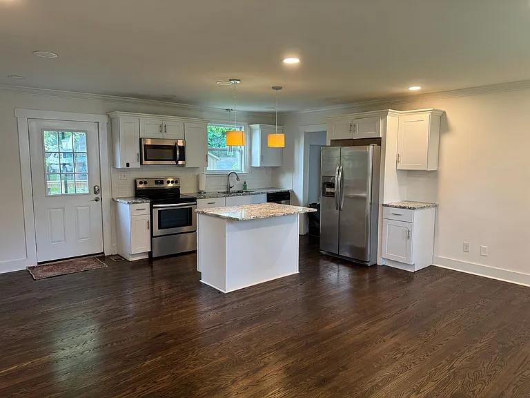 2826 Colonial Cir — Photo 4