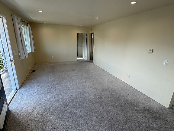 4th image of 412 Ramona Ave